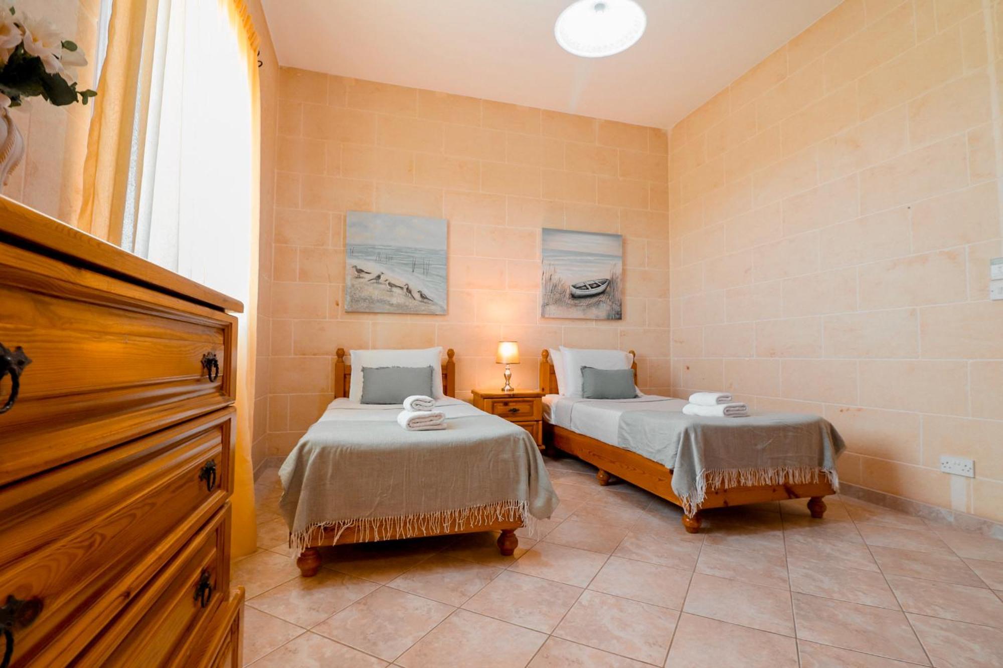 Villa Fieldend - Gozo Holiday Home Għarb Dış mekan fotoğraf
