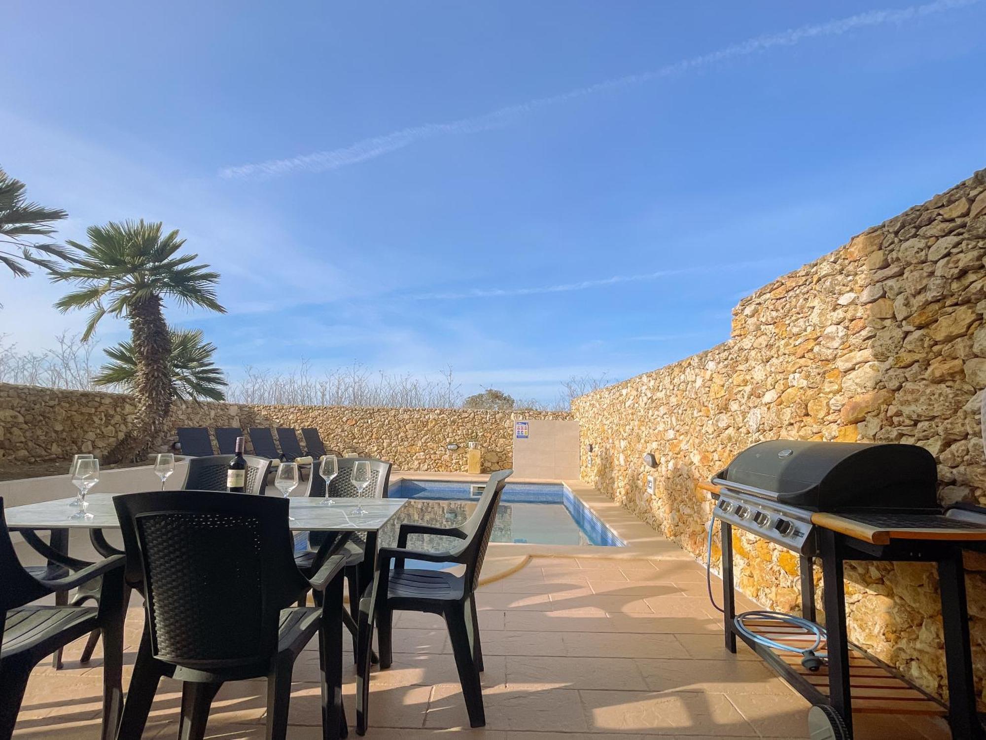 Villa Fieldend - Gozo Holiday Home Għarb Dış mekan fotoğraf